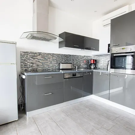 Parata * Αζάτσιο